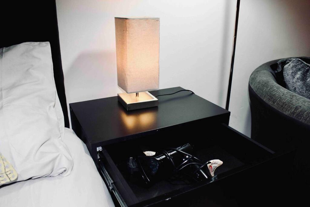 Modern City Central Studio Apt Birmingham Dış mekan fotoğraf